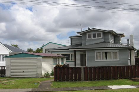 Photo of property in 48 Rambler Crescent, Beach Haven, Auckland, 0626