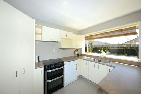 Photo of property in 2/10 Thistledown Place, Woolston, Christchurch, 8062