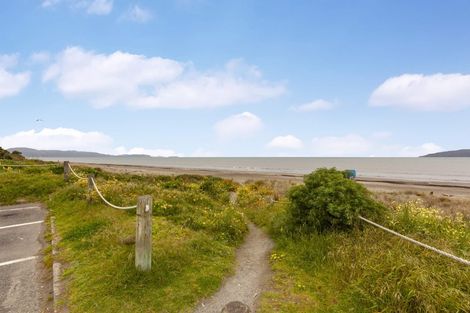 Photo of property in 70a Marine Parade, Paraparaumu Beach, Paraparaumu, 5032