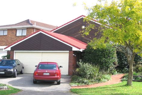 Photo of property in 8 Gardenia Grove, Half Moon Bay, Auckland, 2012