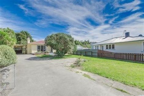 Photo of property in 8 Brazier Grove, Paraparaumu, 5032