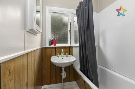 Photo of property in 27 Eldon Grove, Taita, Lower Hutt, 5019