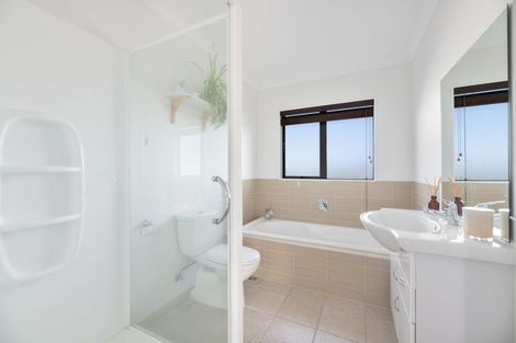 Photo of property in 230b Sturges Road, Henderson, Auckland, 0612