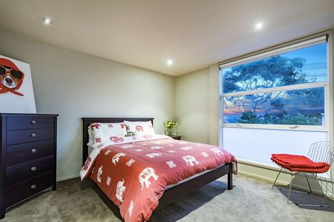 Photo of property in 19a Montgomery Avenue, Rothesay Bay, Auckland, 0630