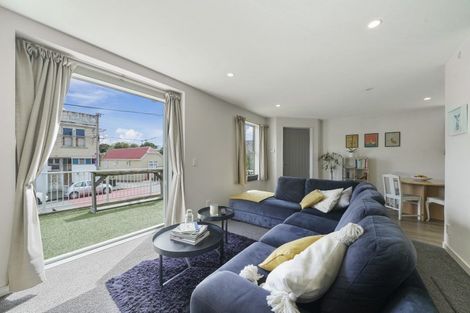 Photo of property in 2/21 Luxford Street, Berhampore, Wellington, 6023