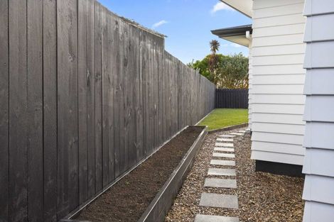 Photo of property in 116a Racecourse Road, Waiuku, 2123