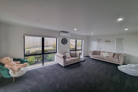 Photo of property in 177 Keri Vista Rise, Papakura, 2110