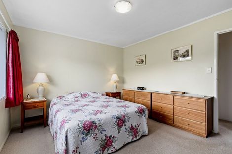 Photo of property in 2/4 Celina Place, Browns Bay, Auckland, 0630