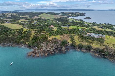 Photo of property in 155 Nick Johnstone Drive, Waiheke Island, 1971