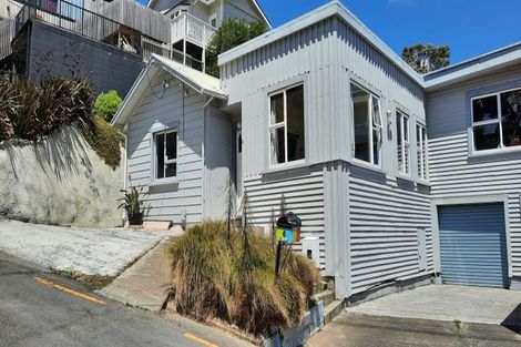 Photo of property in 6 Carlisle Street, Island Bay, Wellington, 6023