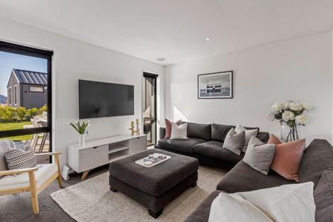 Photo of property in 2 Wanderer Lane, Jacks Point, Queenstown, 9371