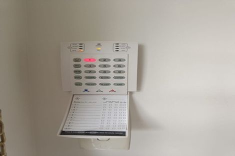 Photo of property in 105 Archibald Road, Kelston, Auckland, 0602