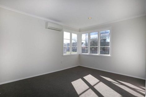 Photo of property in 31 Hollyford Avenue, Bryndwr, Christchurch, 8053