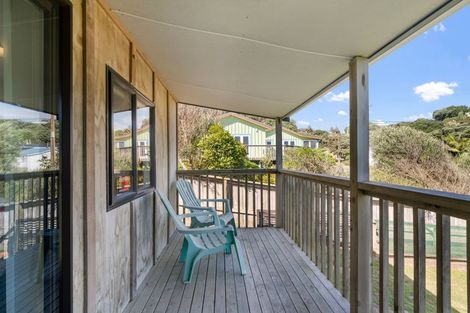 Photo of property in 47 Sea View Road, Baylys Beach, 0377