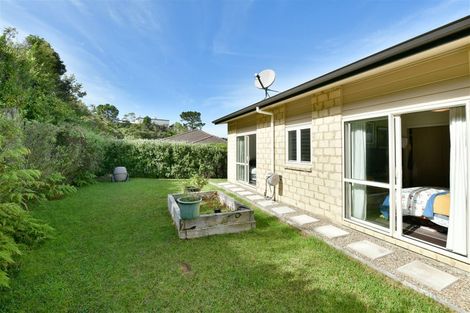 Photo of property in 17 Waldorf Crescent, Orewa, 0931