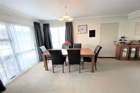 Photo of property in 411b Great South Road, Opaheke, Papakura, 2113