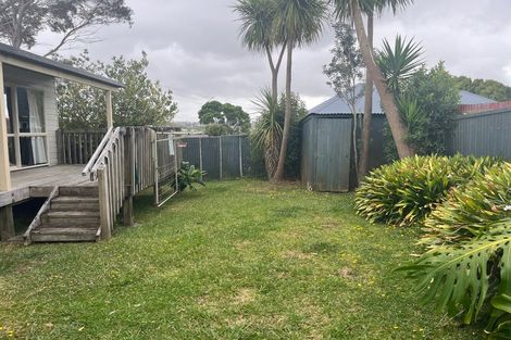 Photo of property in 95 Ocean View Road, Hillcrest, Auckland, 0627