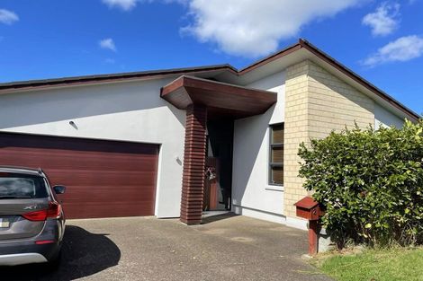 Photo of property in 2 Strundeen Close, Flat Bush, Auckland, 2016
