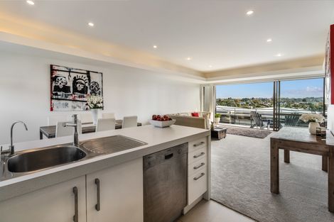 Photo of property in 4/49 Browns Road, Browns Bay, Auckland, 0630