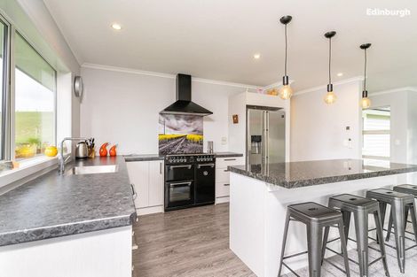 Photo of property in 11 Kens Lane, Sawyers Bay, Port Chalmers, 9023