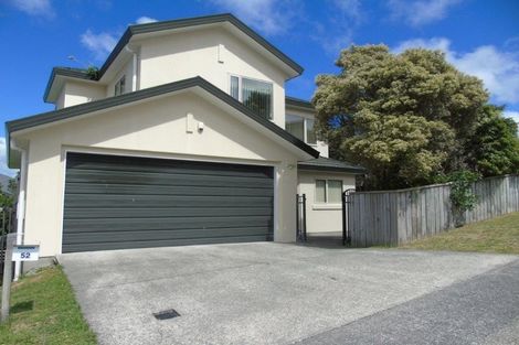 Photo of property in 52 Dress Circle, Newlands, Wellington, 6037