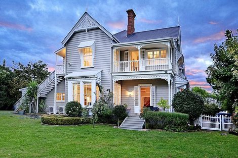 Photo of property in 52 Hinemoa Street, Birkenhead, Auckland, 0626