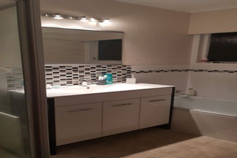 Photo of property in 2/45 East Street, Papakura, 2110