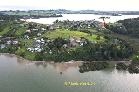 Photo of property in 8 Heaths Way, Pahi, Paparoa, 0571