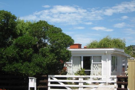 Photo of property in 18 Larnach Street, Waimairi Beach, Christchurch, 8083