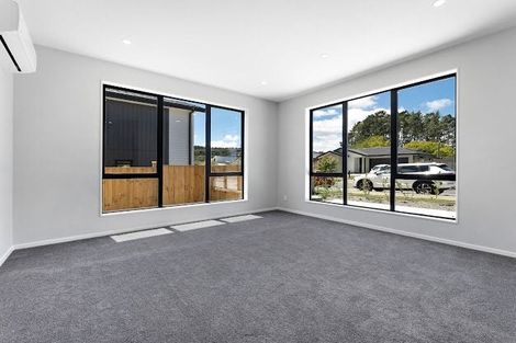 Photo of property in 17 Paihere Street, Huapai, Kumeu, 0810
