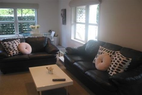 Photo of property in 1/14 Frieston Road, Milford, Auckland, 0620