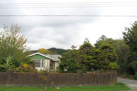 Photo of property in 4 Birch Grove, Pinehaven, Upper Hutt, 5019