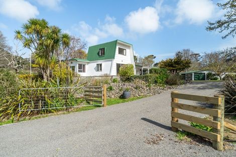 Photo of property in 329a Paekakariki Hill Road, Paekakariki Hill, Porirua, 5381