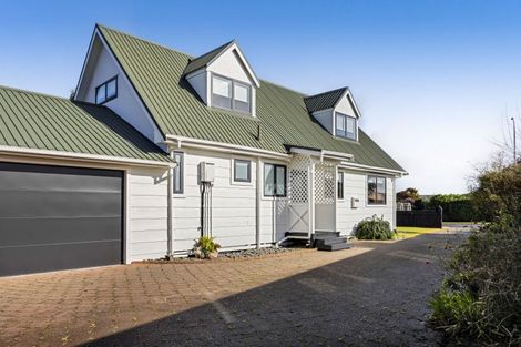 Photo of property in 4 Ponderosa Place, Opunake, 4616
