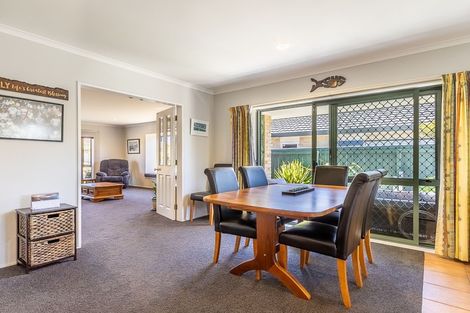 Photo of property in 51 Guildford Drive, Paraparaumu, 5032