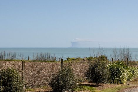 Photo of property in 10251c State Highway 35, Waihau Bay, Te Kaha, 3199