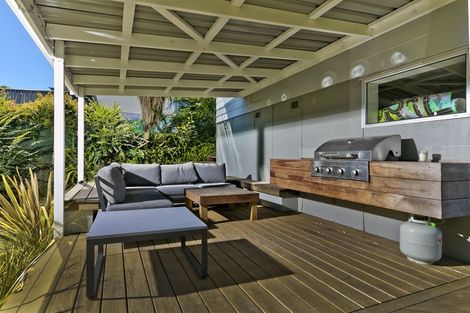 Photo of property in 28 Mawney Road, Henderson, Auckland, 0610