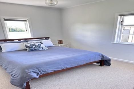 Photo of property in 5 Toutouwai Lane, Inglewood, 4330