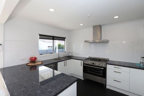 Photo of property in 15 Walsh Street, Forest Lake, Hamilton, 3200