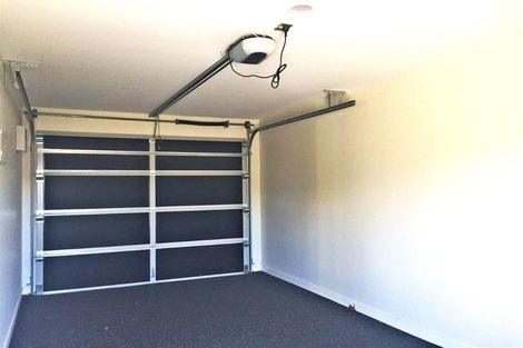 Photo of property in 9 Trotting Terrace, Fairview Heights, Auckland, 0632