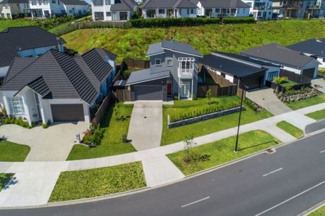 Photo of property in 92 Arran Point Parade, Orewa, 0931