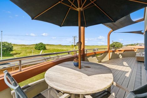 Photo of property in 374 Papamoa Beach Road, Papamoa Beach, Papamoa, 3118