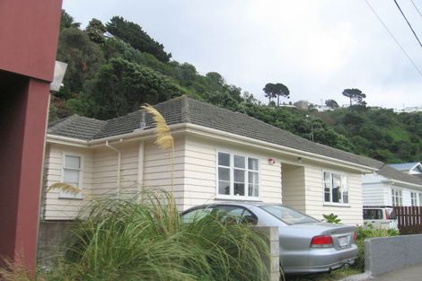 Photo of property in 322 Queens Drive, Lyall Bay, Wellington, 6022