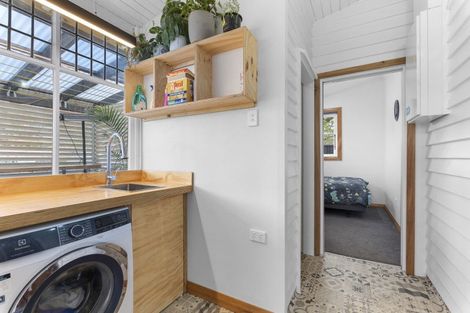 Photo of property in 5 Huatoki Street, Vogeltown, New Plymouth, 4310