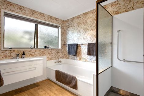 Photo of property in 40 Kapanui Road, Waikanae, 5036