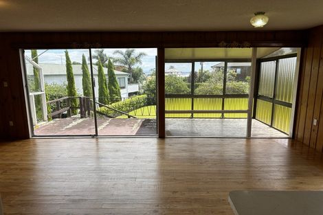 Photo of property in 1292 Whangaparaoa Road, Army Bay, Whangaparaoa, 0930