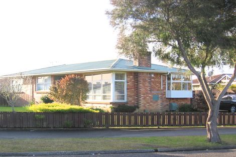 Photo of property in 17 Pulham Crescent, Queenwood, Hamilton, 3210