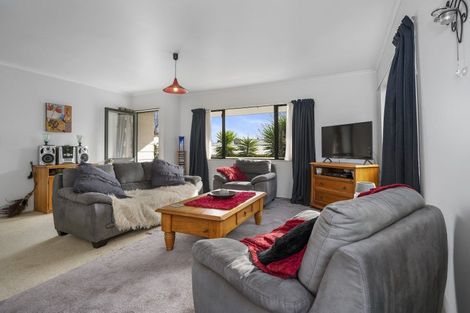 Photo of property in 82 Esmeralda Street, Welcome Bay, Tauranga, 3112