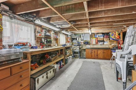 Photo of property in 48 Tiroroa Avenue, Te Atatu South, Auckland, 0610