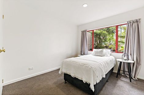 Photo of property in 70 Kate Sheppard Avenue, Torbay, Auckland, 0630